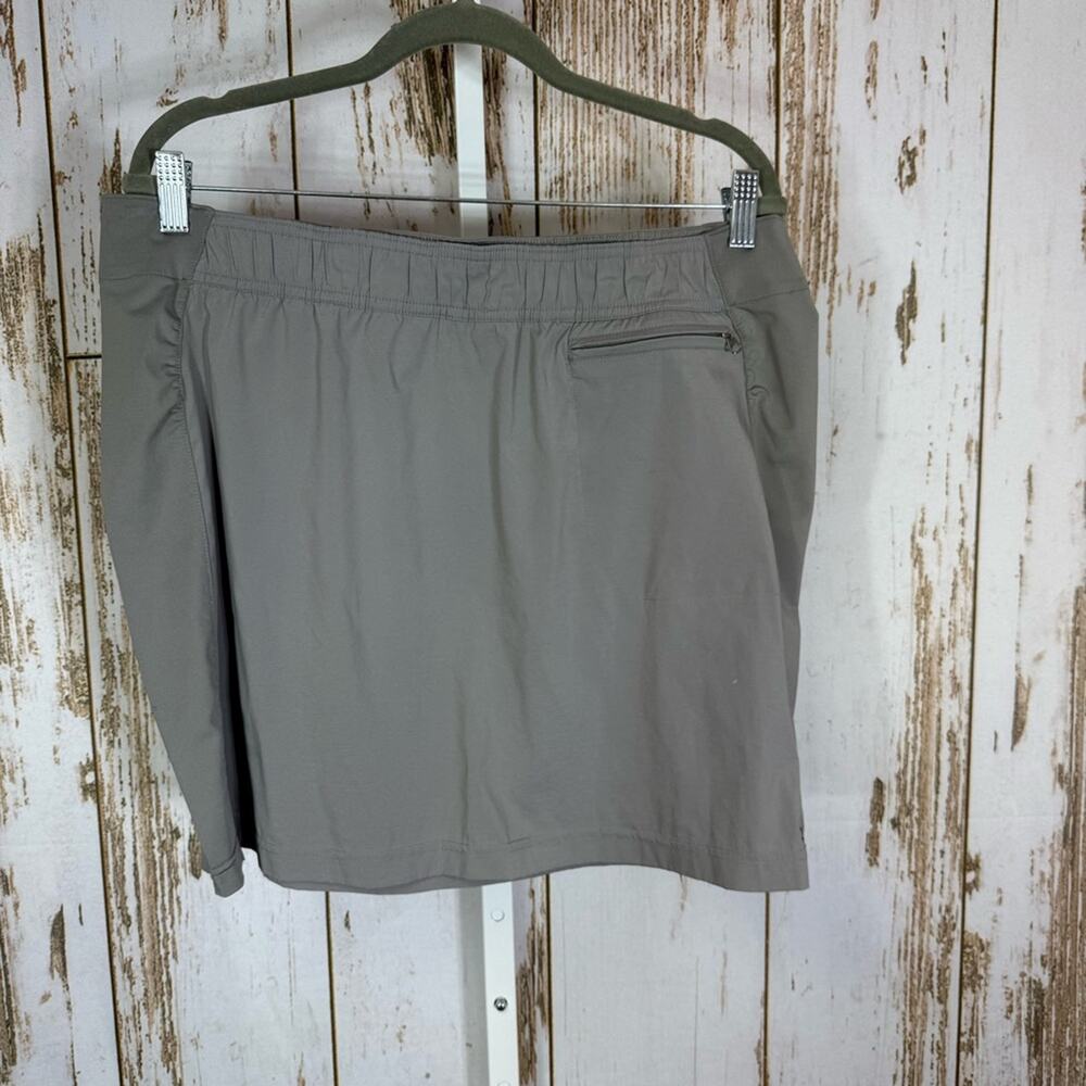 Exofficio, Gray Mini Athleisure Skirt. Size 16. Excellent condition!